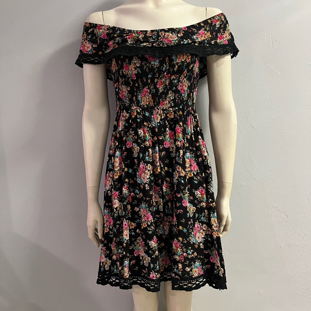 Paradis Miss Medium Black Floral Off the Shoulder Mini Dress